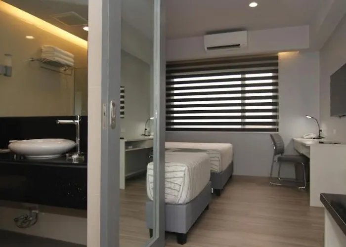 Hotel Cebu Hotel Plus 3*