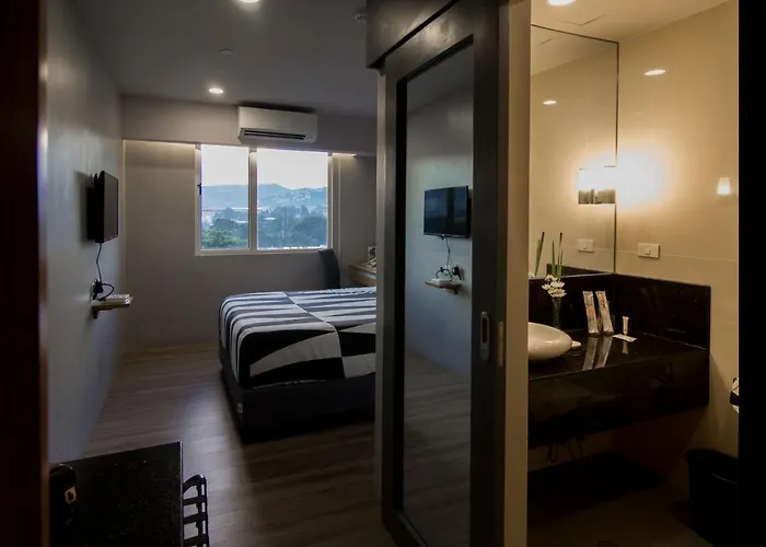 Cebu Hotel Plus Hotel 3*